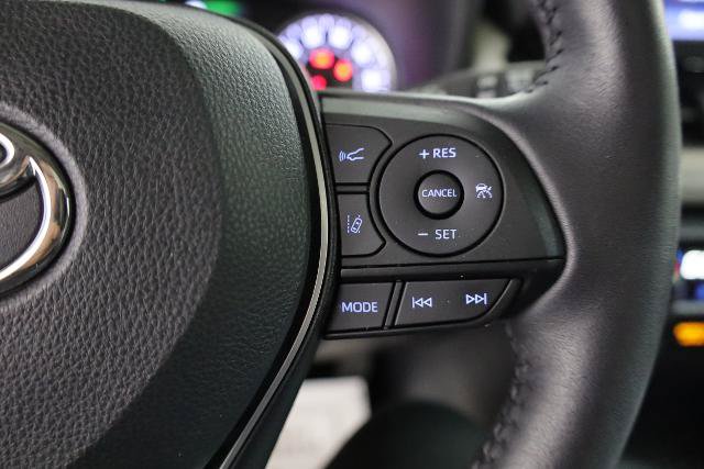 Used 2022 Toyota RAV4 XLE Premium AWD/4WD image 16