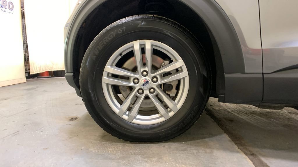 Certified 2023 Ford Explorer XLT w/ Class IV Trailer Tow Package image 48