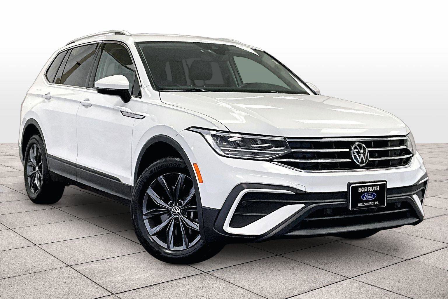 Used 2022 Volkswagen Tiguan SE image 2