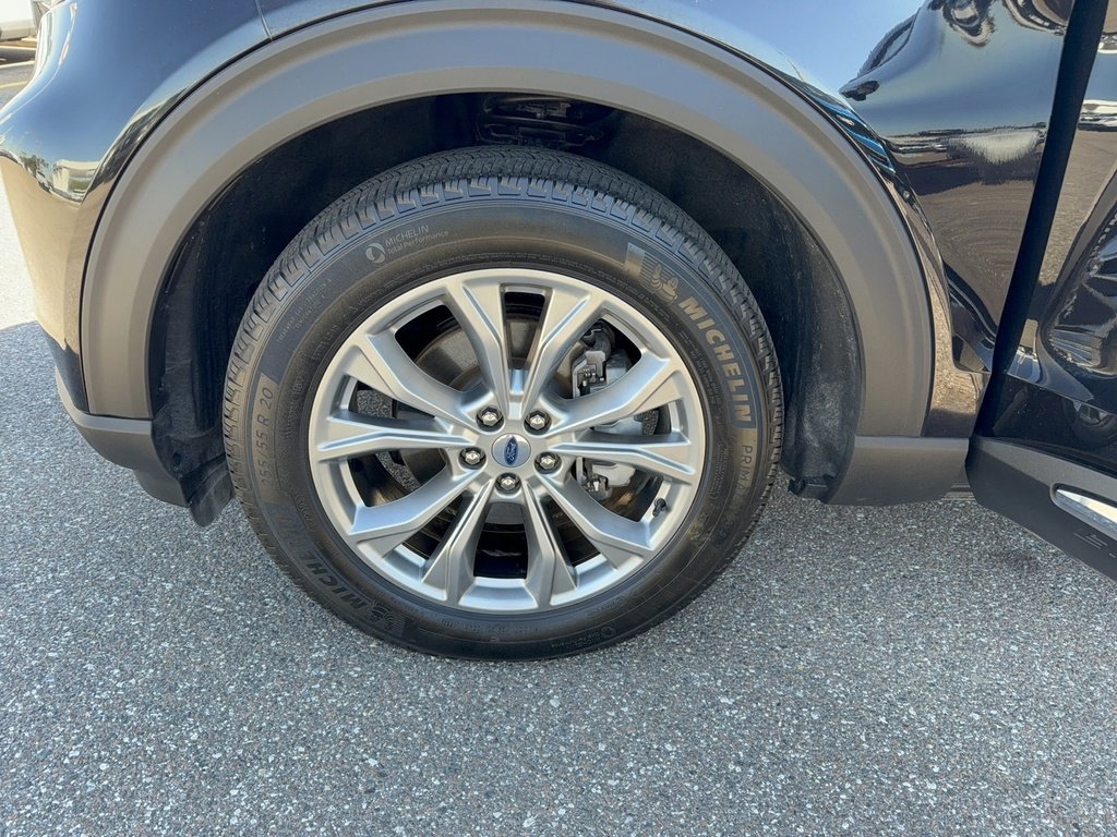 Certified 2023 Ford Explorer XLT w/ Equipment Group 202A image 36