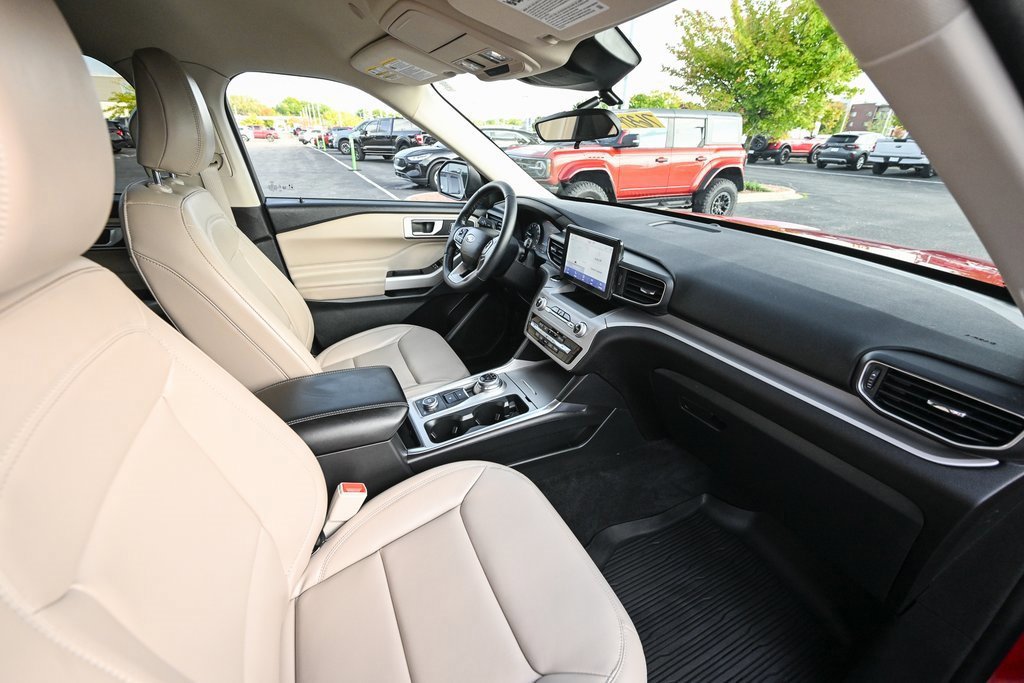 Certified 2023 Ford Explorer XLT w/ Equipment Group 202A image 29