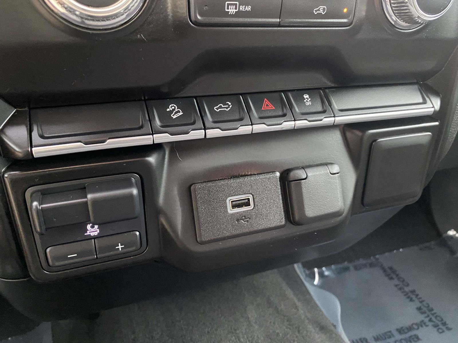 Used 2019 GMC Sierra 1500 4x4 Crew Cab w/ Convenience Package image 24