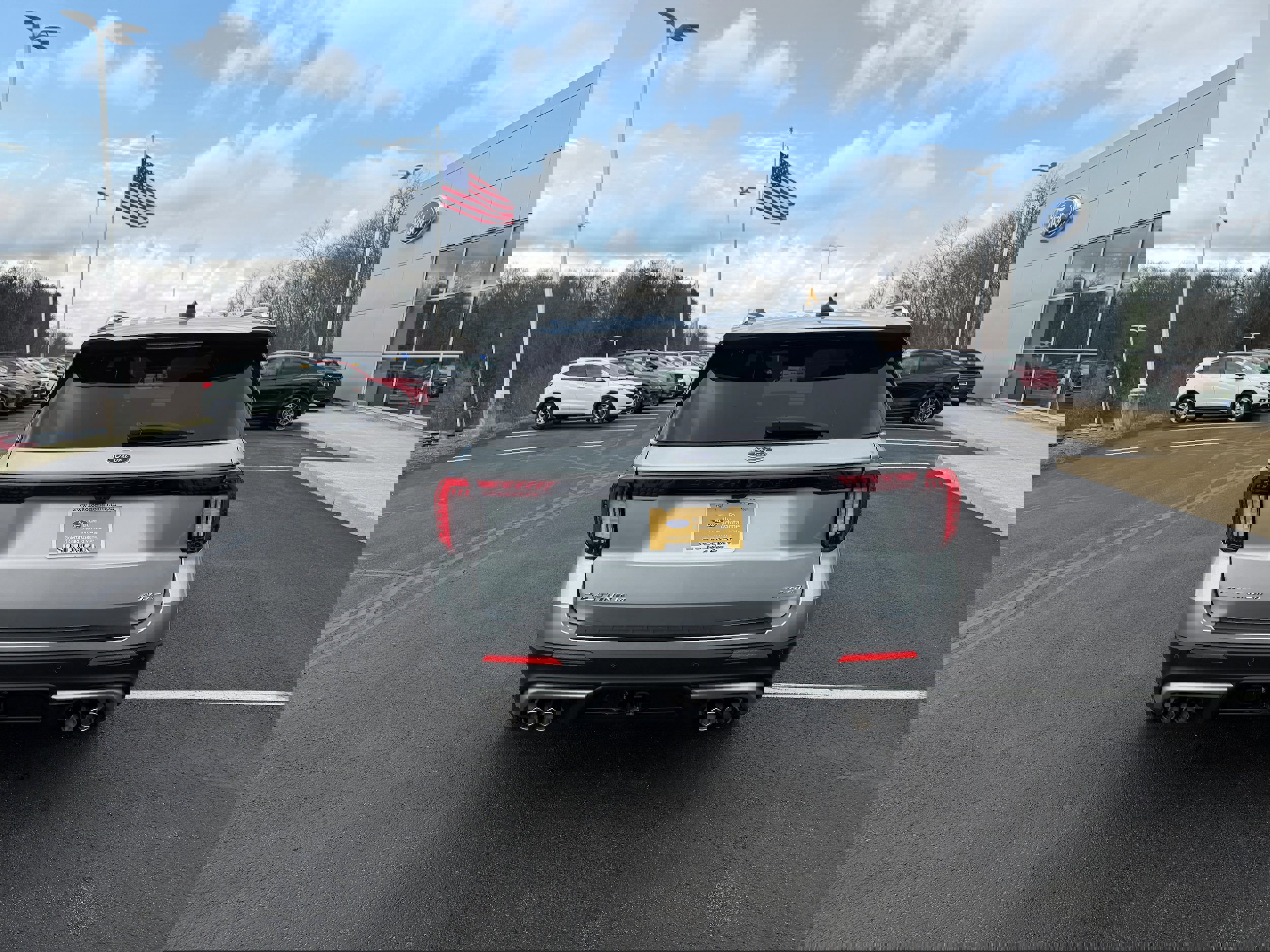 Certified 2025 Ford Explorer Platinum w/ Ultimate Package image 4