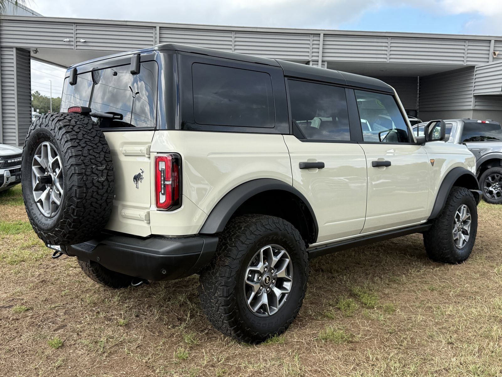Certified 2025 Ford Bronco Badlands AWD/4WD image 5