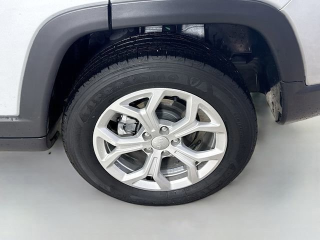 Used 2024 Jeep Compass Latitude image 27