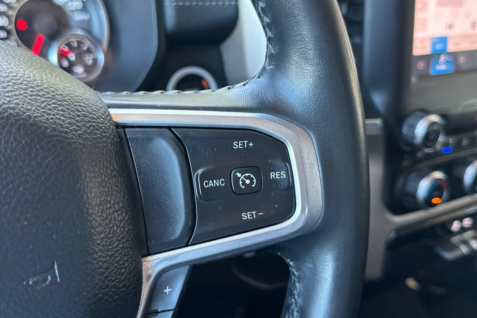 Used 2022 RAM 1500 Laramie AWD/4WD image 36