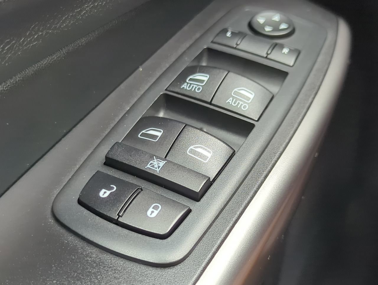 Used 2020 Jeep Cherokee Latitude FWD image 20