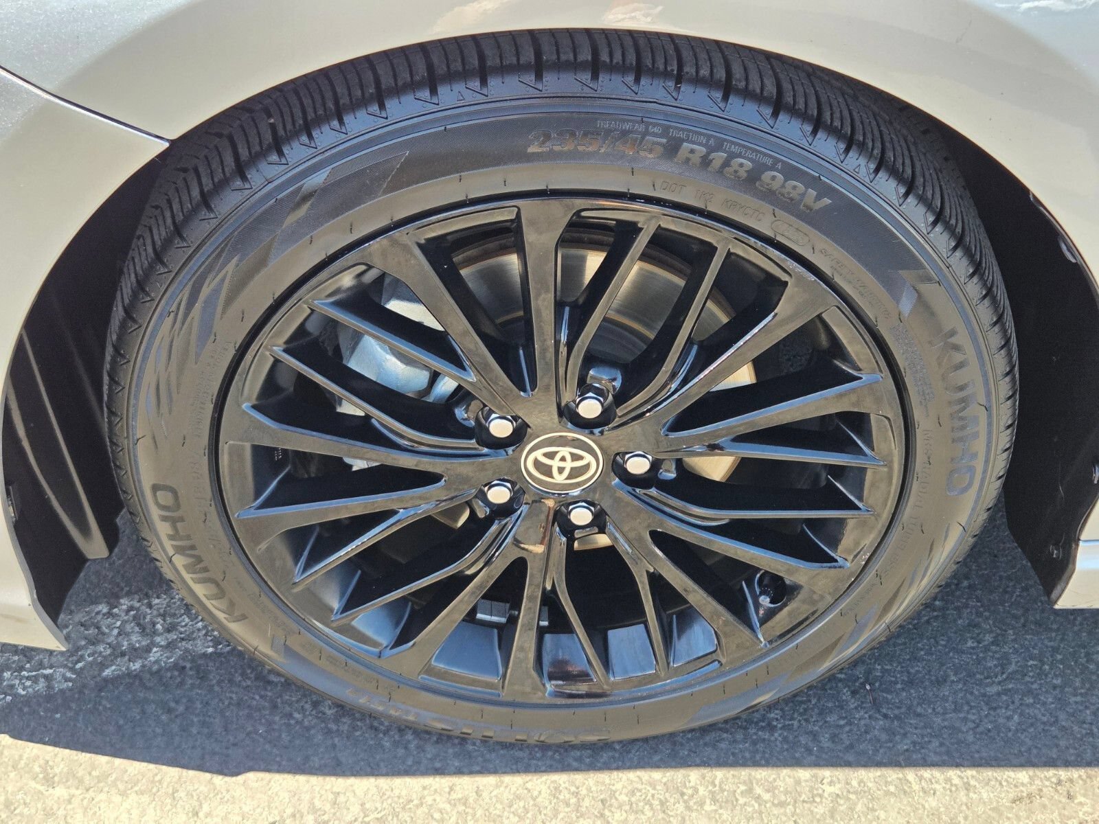 Used 2022 Toyota Camry SE FWD image 9