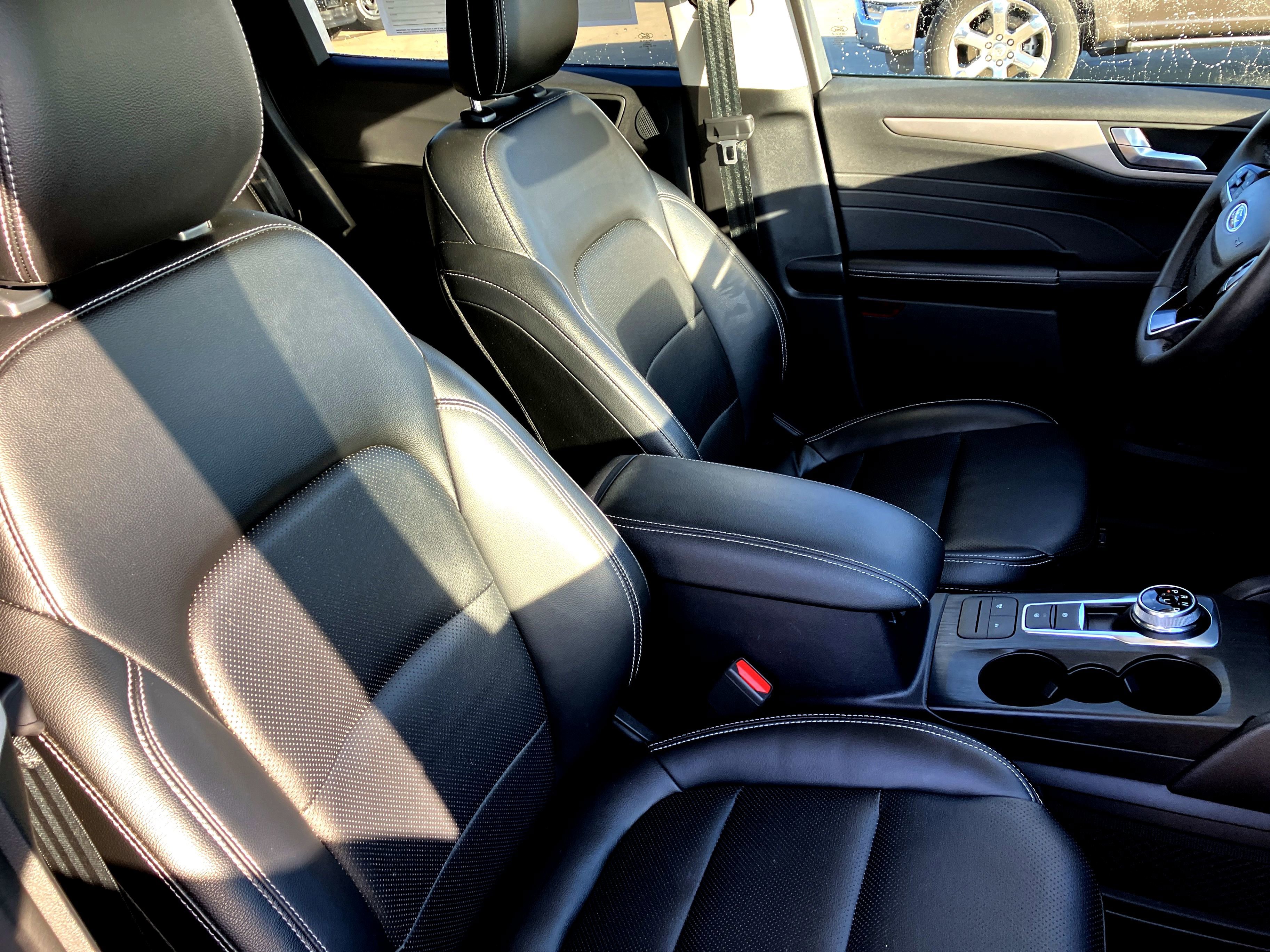 Certified 2022 Ford Escape SEL w/ Technology Package image 19