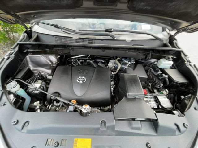 Used 2019 Toyota Highlander XLE AWD/4WD image 11
