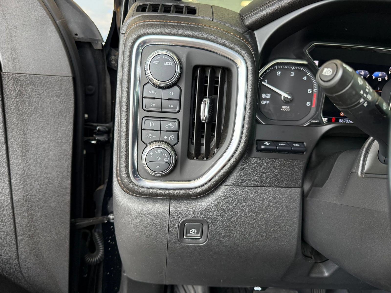 Used 2020 GMC Sierra 1500 AT4 w/ AT4 Premium Package AWD/4WD image 22