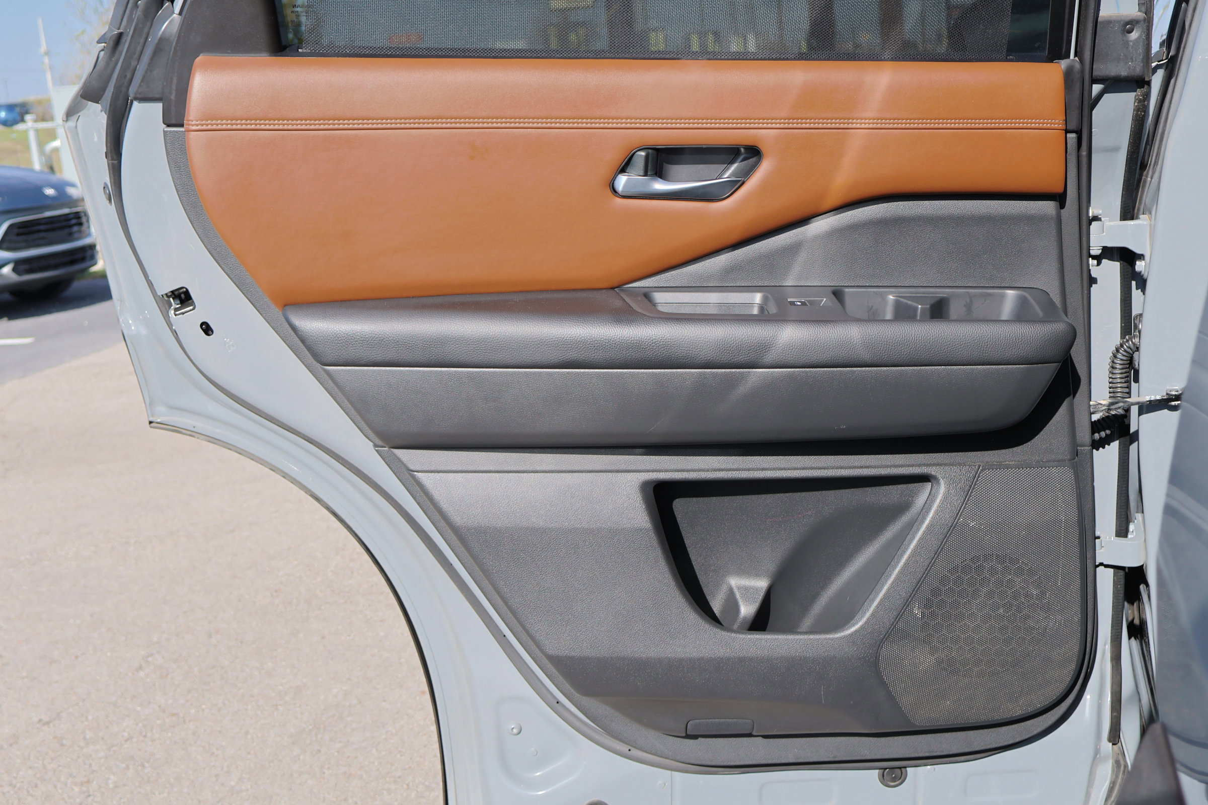 Used 2022 Nissan Pathfinder Platinum w/ Cargo Package image 31