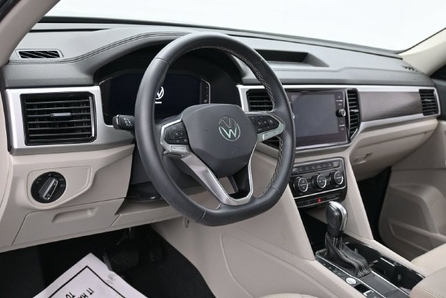 Used 2023 Volkswagen Atlas SE w/ Panoramic Sunroof Package FWD image 15