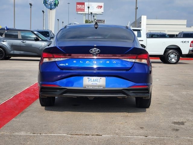 Used 2023 Hyundai Elantra SEL image 4
