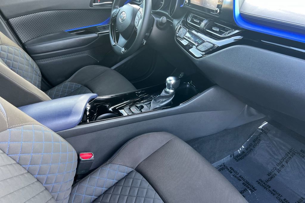 Used 2020 Toyota C-HR XLE image 18