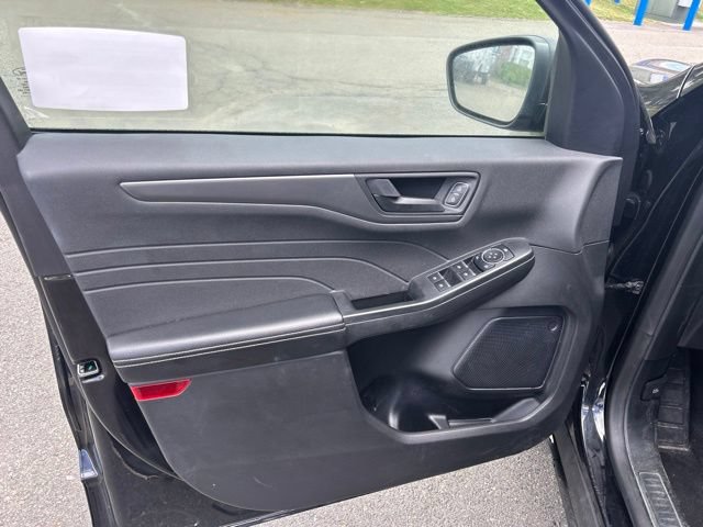 Certified 2023 Ford Escape Active AWD/4WD image 9