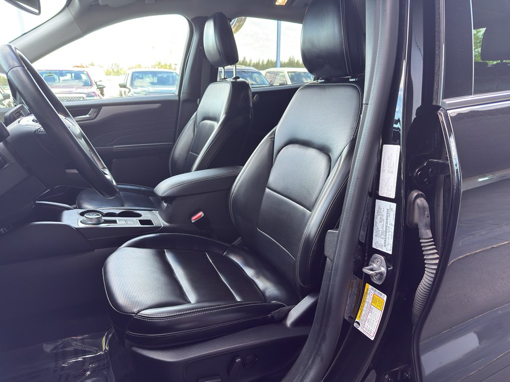 Certified 2024 Ford Escape Platinum AWD/4WD image 16