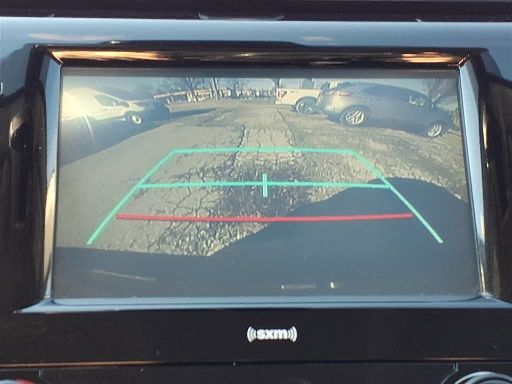 Used 2020 Toyota Camry SE image 16