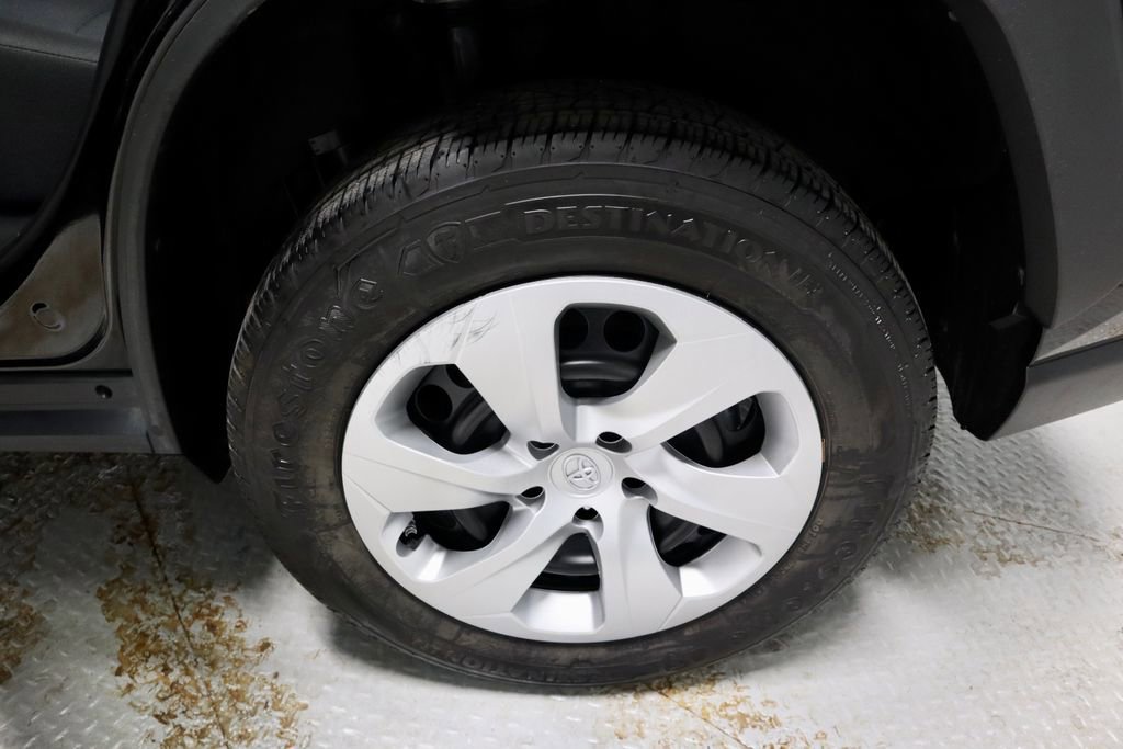 Used 2023 Toyota RAV4 LE AWD/4WD image 18