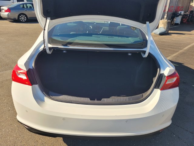 Used 2025 Chevrolet Malibu LT FWD image 11