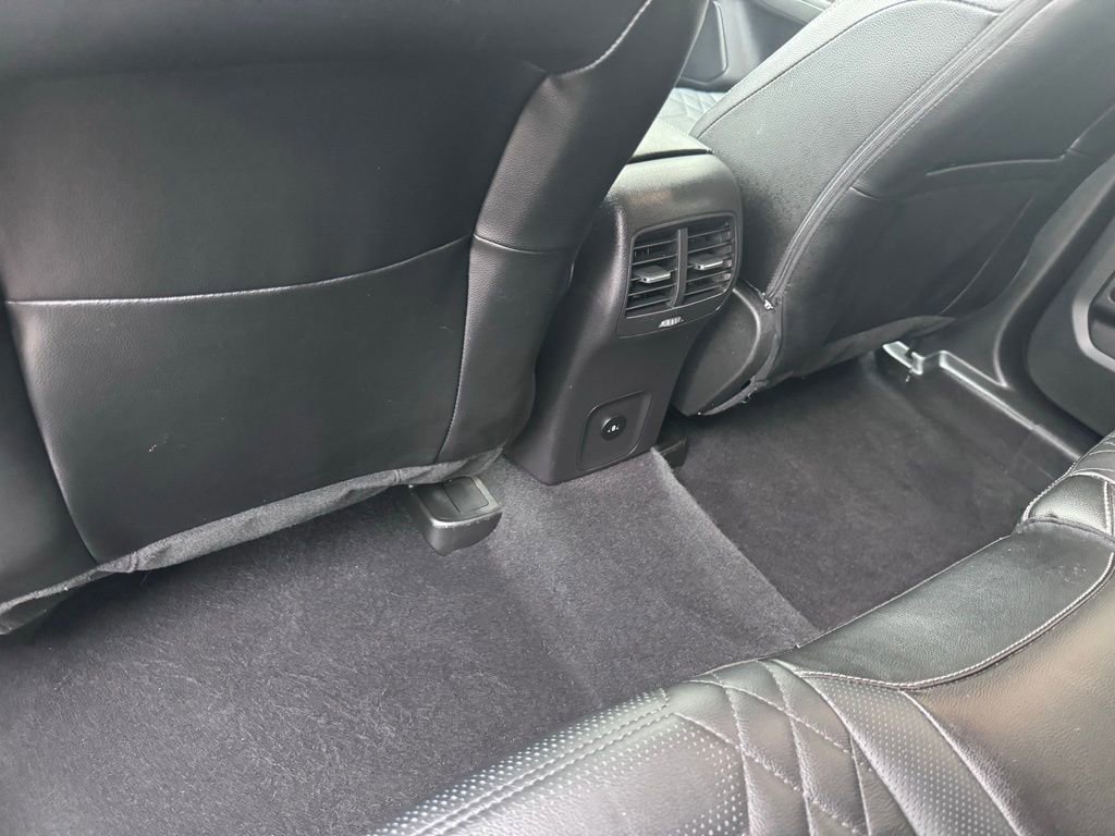 Certified 2023 Ford Escape SE w/ PHEV Premium Package image 21