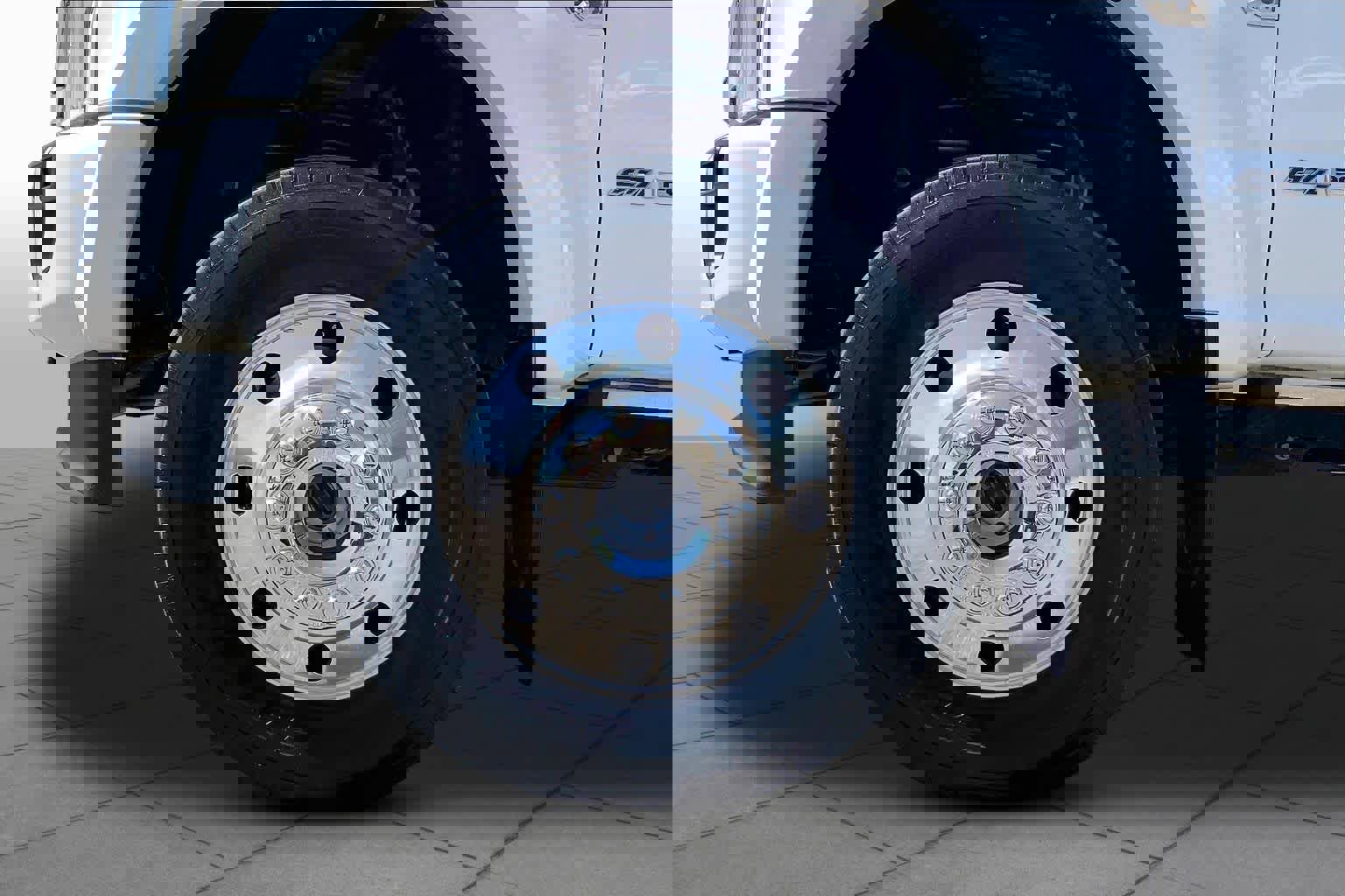 Certified 2022 Ford F450 Platinum w/ FX4 Off-Road Package image 11