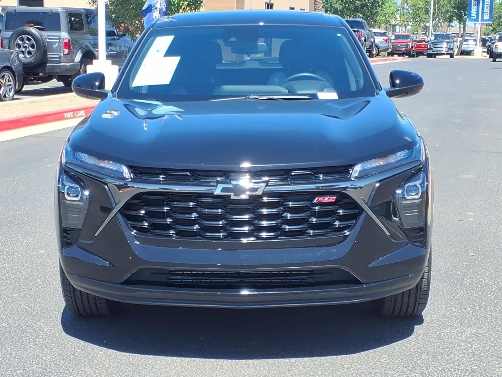 Used 2025 Chevrolet Trax RS w/ Driver Confidence Package FWD image 2