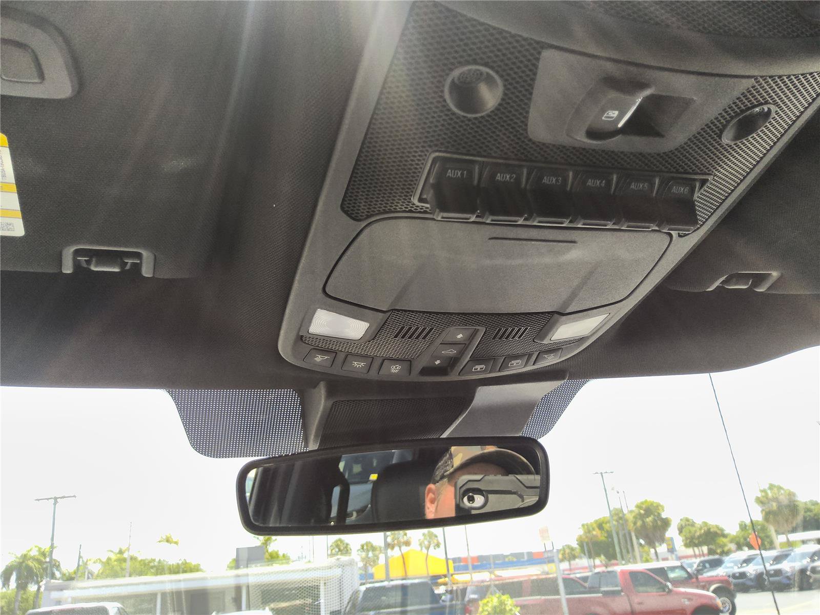 Certified 2021 Ford F250 Platinum w/ FX4 Off-Road Package AWD/4WD image 32