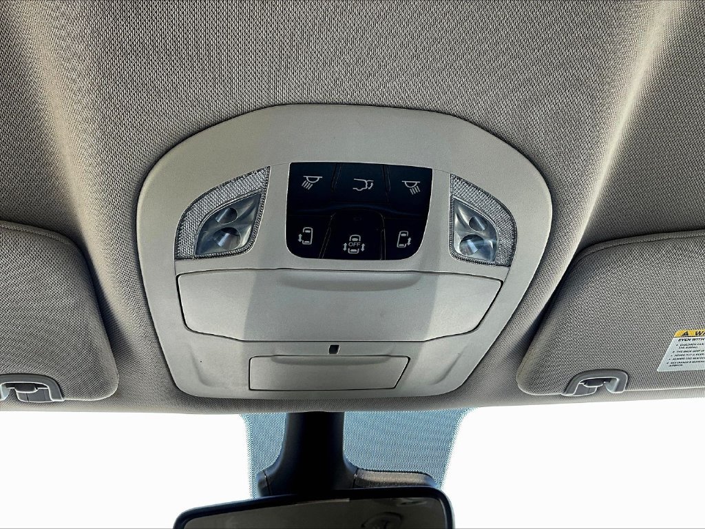 Used 2023 Chrysler Pacifica Touring-L FWD image 19