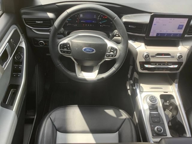 Certified 2023 Ford Explorer XLT w/ Equipment Group 202A AWD/4WD image 12