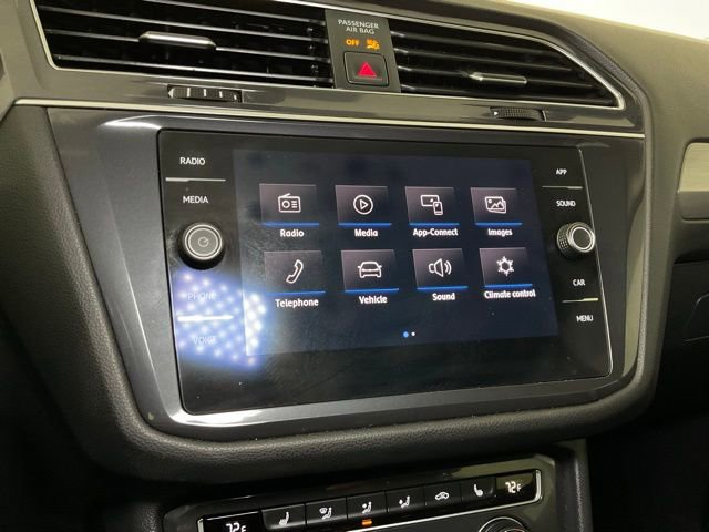 Used 2020 Volkswagen Tiguan SE w/ Panoramic Sunroof Package image 23