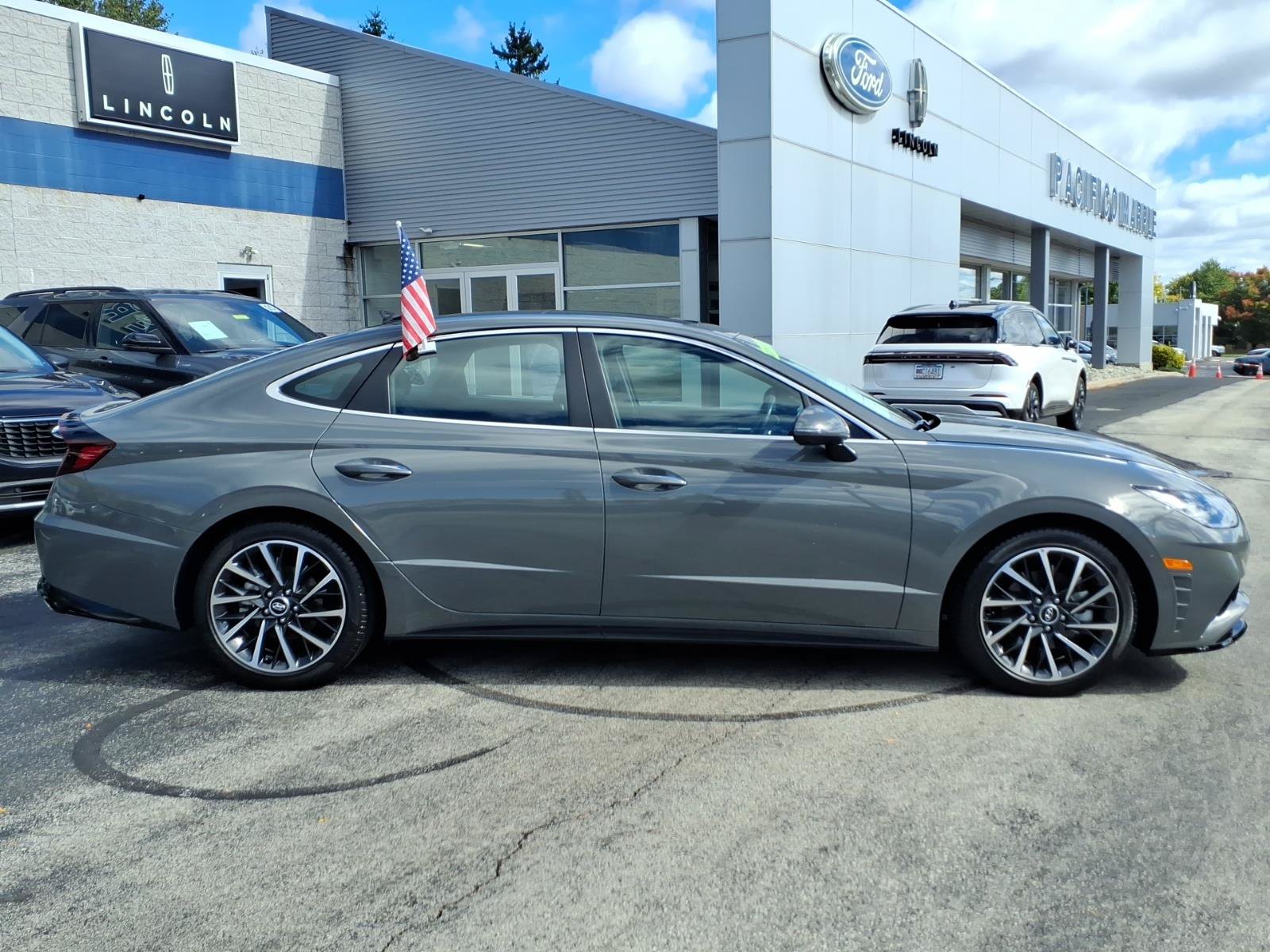 Used 2022 Hyundai Sonata Limited w/ Cargo Package FWD image 2