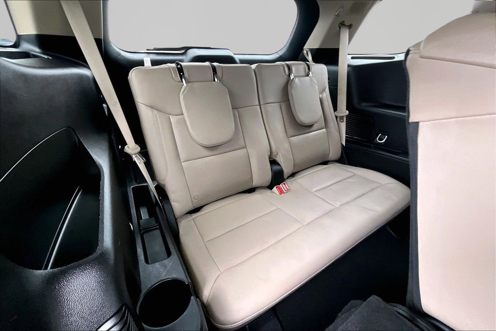 Certified 2023 Ford Explorer XLT w/ Equipment Group 202A image 28