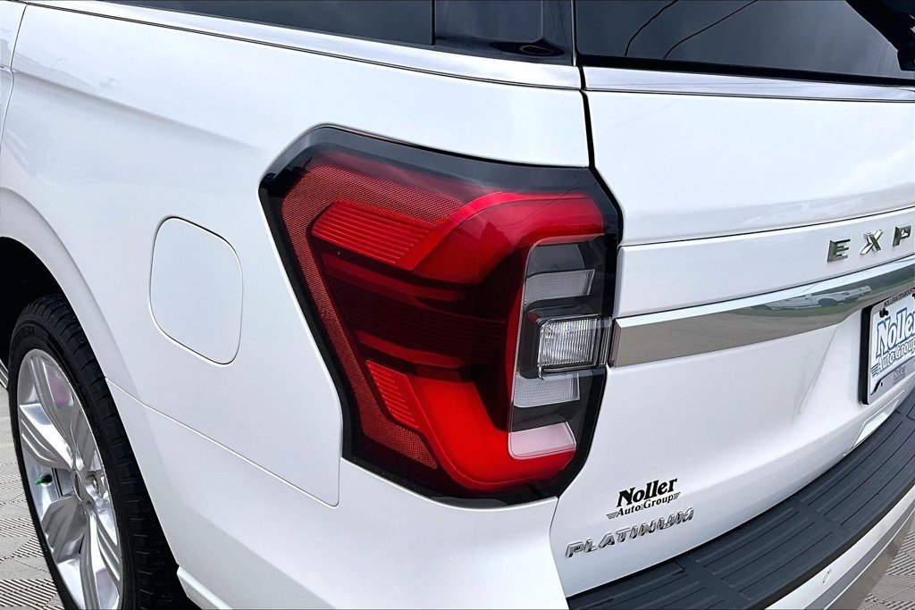 Certified 2024 Ford Expedition Platinum AWD/4WD image 31