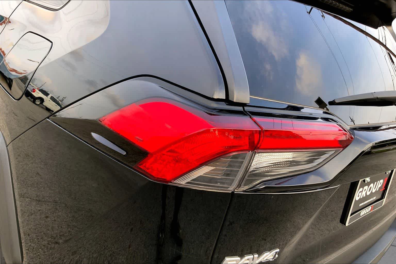 Used 2021 Toyota RAV4 XLE Premium FWD image 28