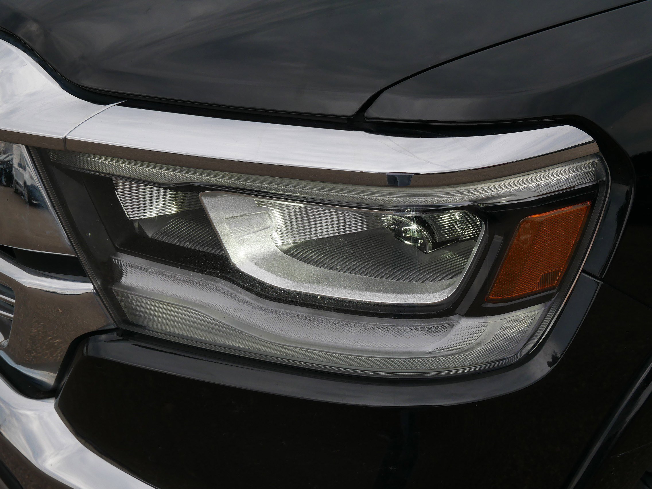 Used 2020 RAM 1500 Laramie AWD/4WD image 16