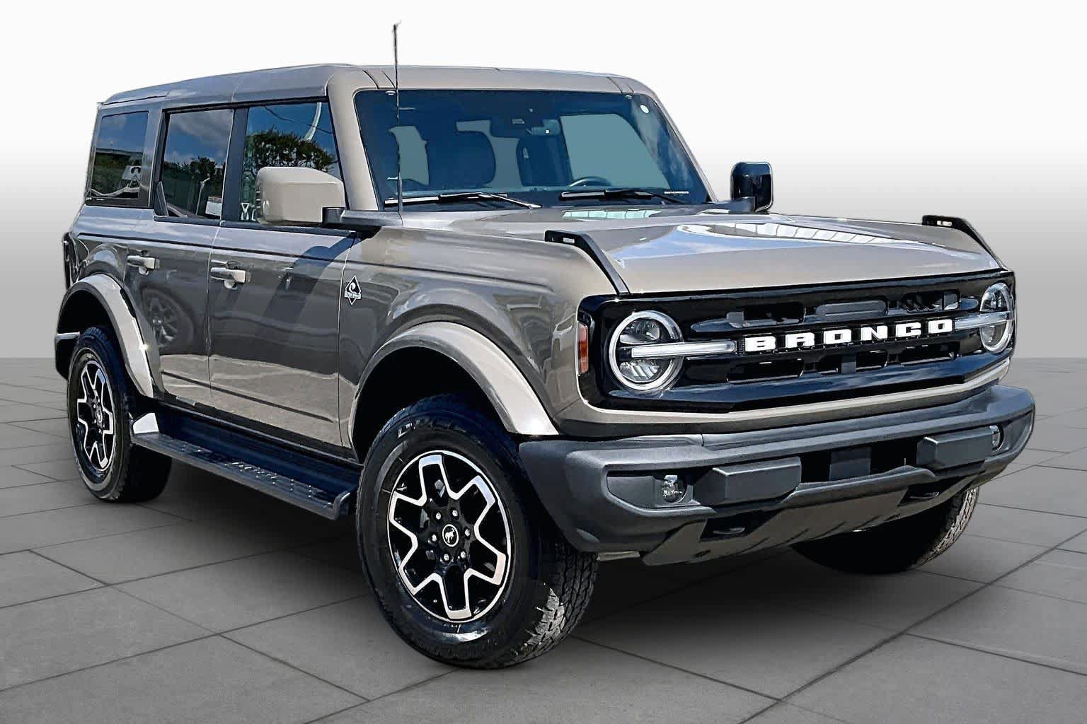 Certified 2025 Ford Bronco Outer Banks AWD/4WD image 3