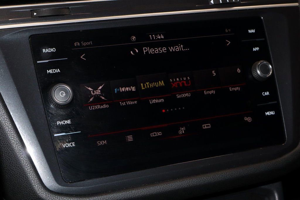 Used 2024 Volkswagen Tiguan SEL R-Line image 9