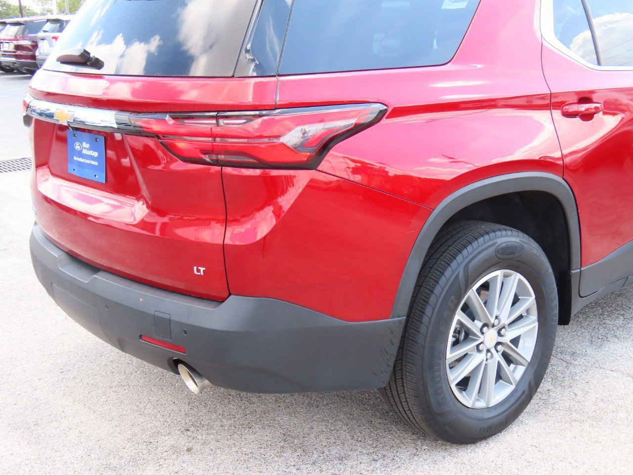 Used 2023 Chevrolet Traverse LT image 6
