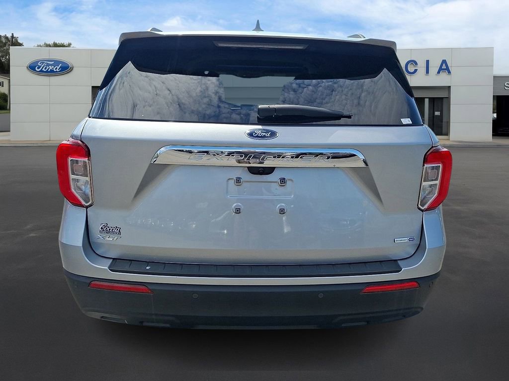 Certified 2020 Ford Explorer XLT w/ Comfort Package AWD/4WD image 5