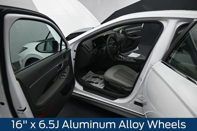 Used 2022 Hyundai Sonata SE w/ Cargo Package FWD image 19
