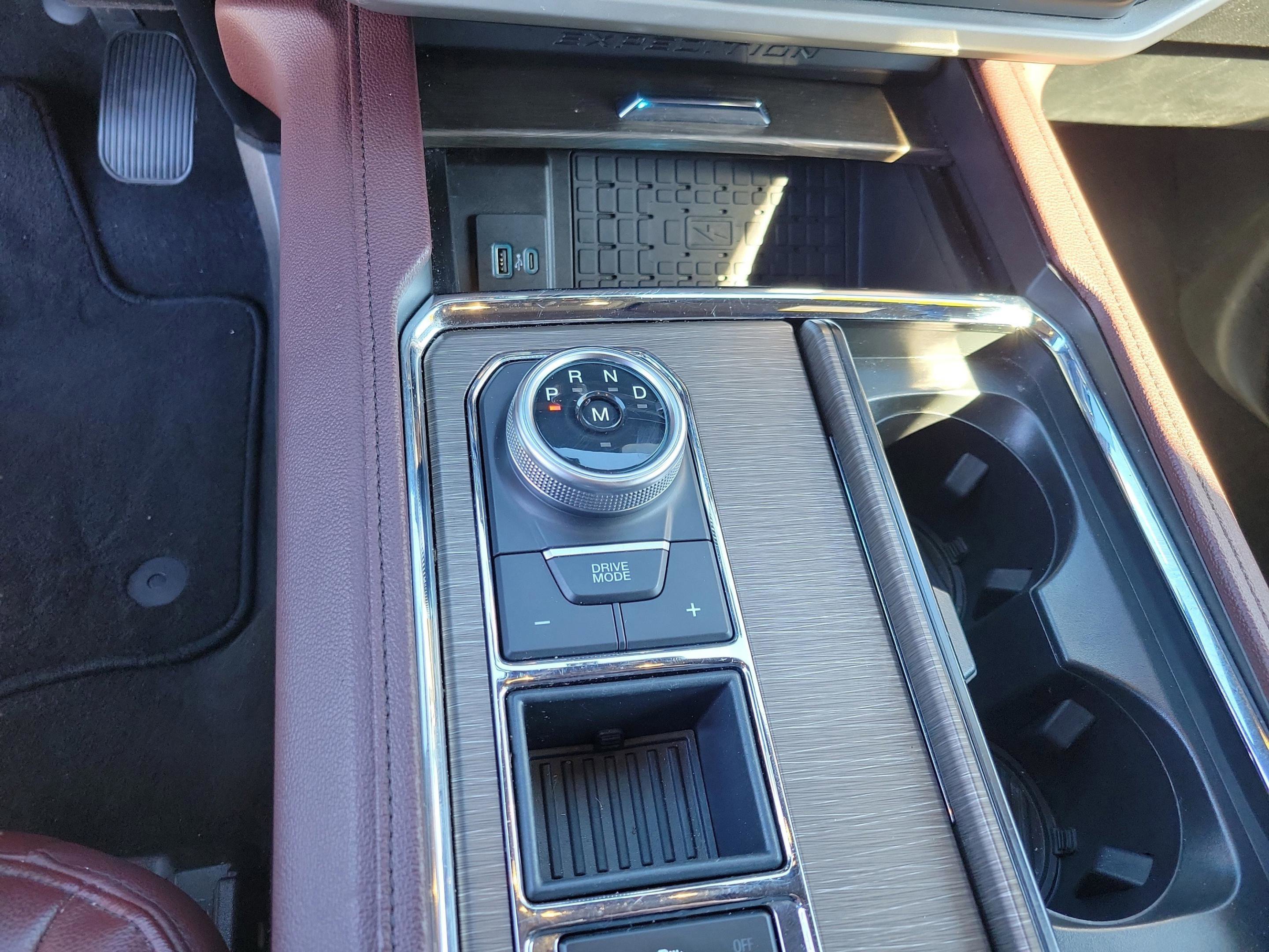 Certified 2024 Ford Expedition Limited image 17