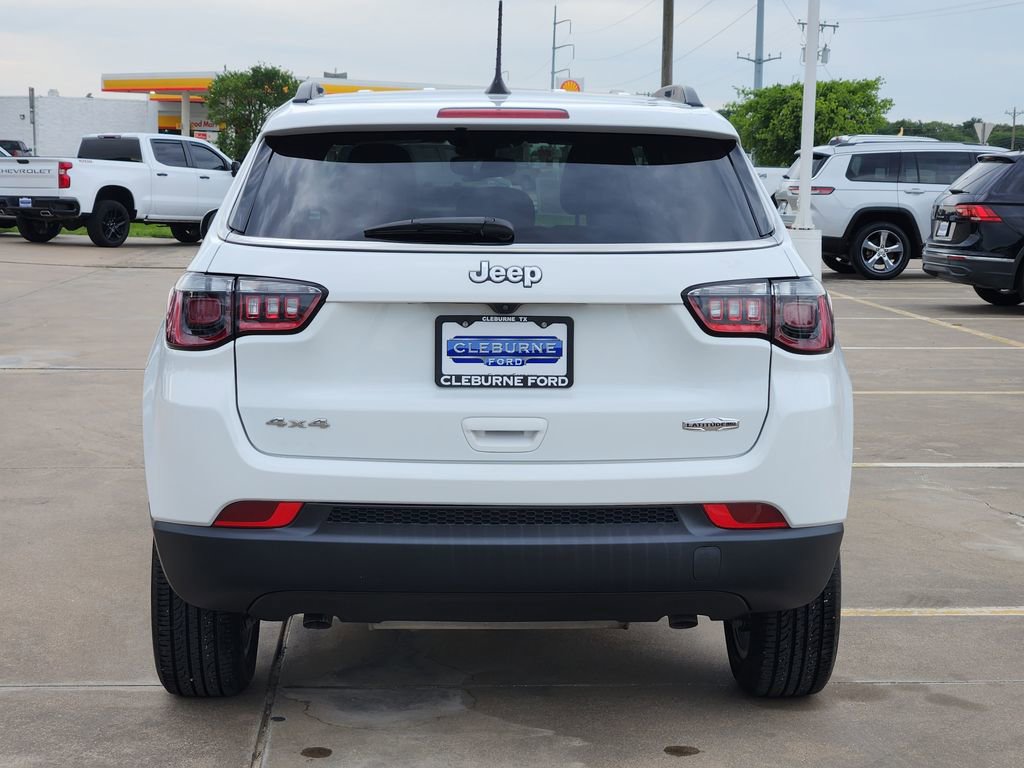 Used 2024 Jeep Compass Latitude AWD/4WD image 6