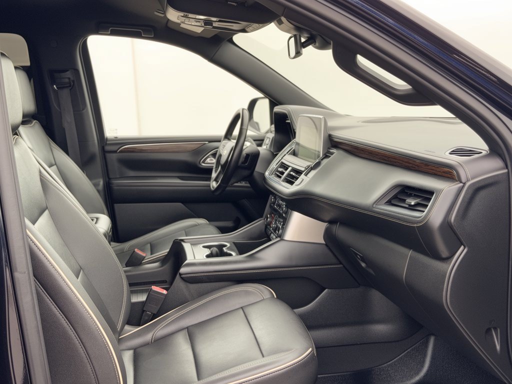 Used 2023 Chevrolet Suburban Premier RWD image 30