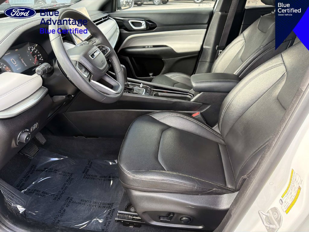 Used 2025 Jeep Compass Limited AWD/4WD image 19