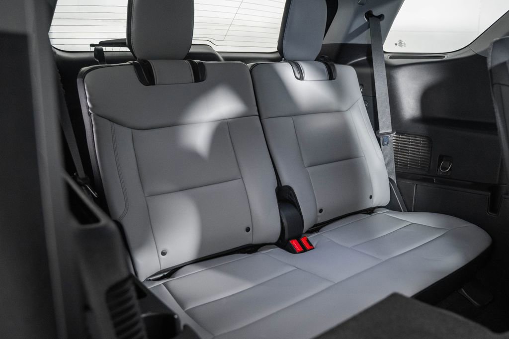 Certified 2021 Ford Explorer XLT w/ Equipment Group 202A image 36