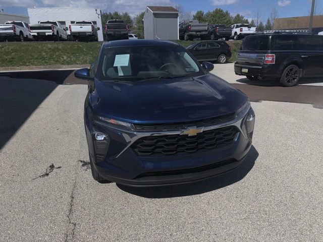 Used 2024 Chevrolet Trax LS w/ LS Convenience Package image 7