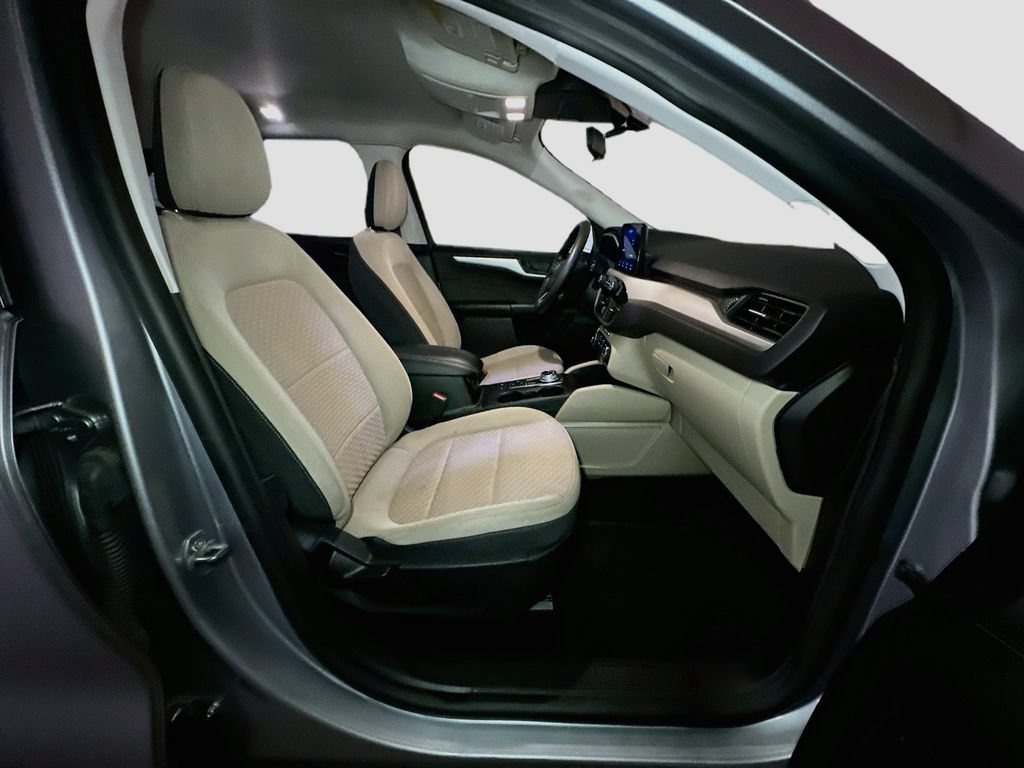 Certified 2022 Ford Escape SE AWD/4WD image 35