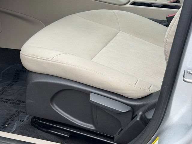 Certified 2018 Ford Focus SE FWD image 37
