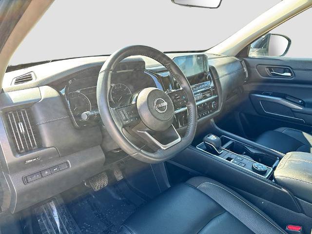 Used 2023 Nissan Pathfinder SL AWD/4WD image 9